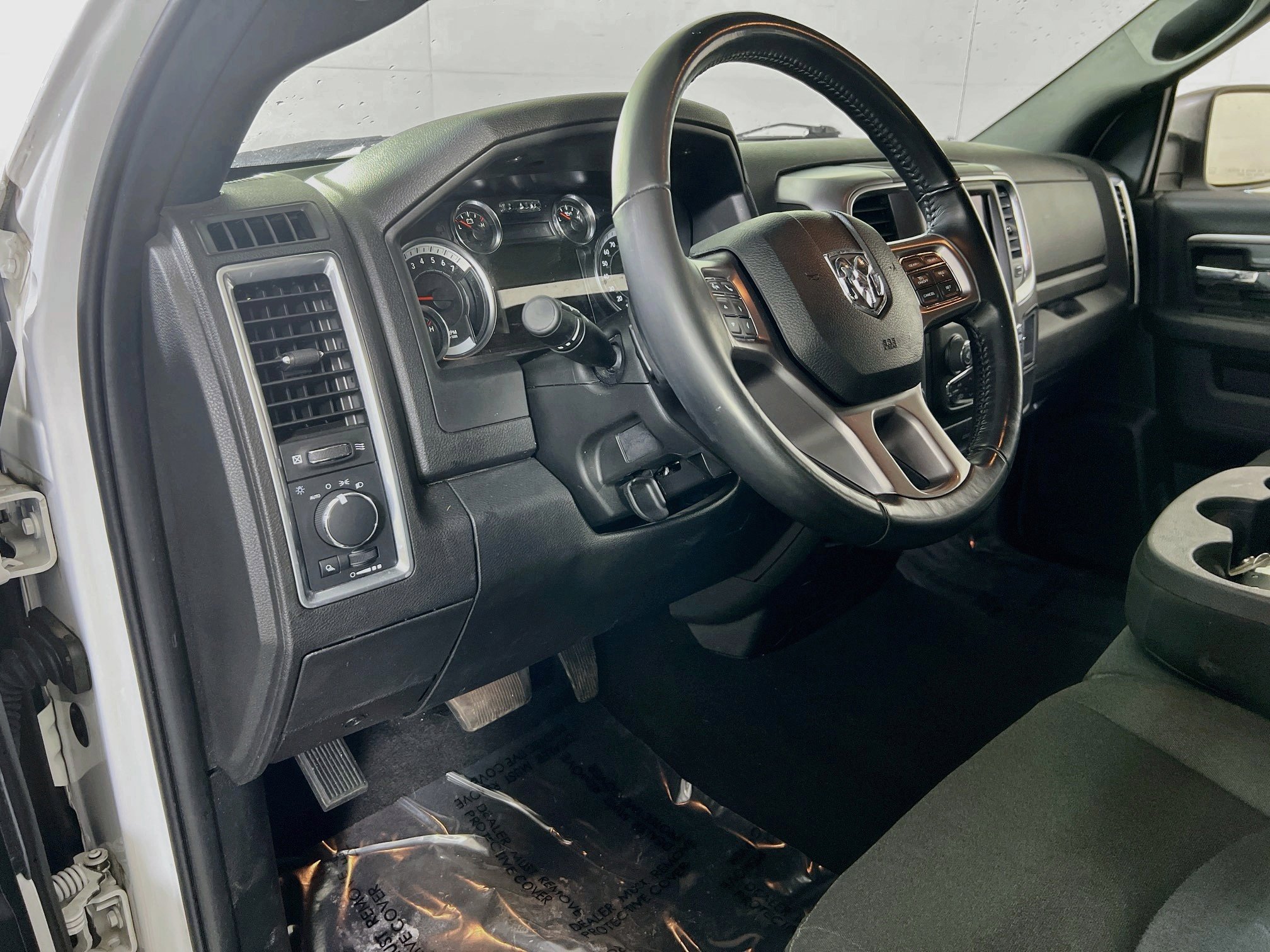 Used 2022 RAM 1500 Classic Warlock w/ Electronics Group AWD/4WD image 9