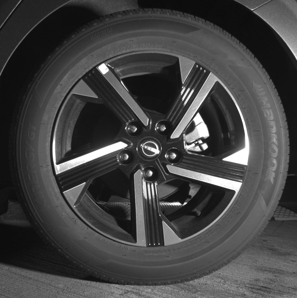Used 2025 Nissan Sentra SV FWD image 11