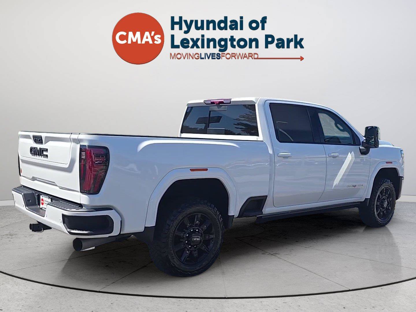 Used 2024 GMC Sierra 2500 AT4 w/ AT4 Premium Plus Package AWD/4WD image 5
