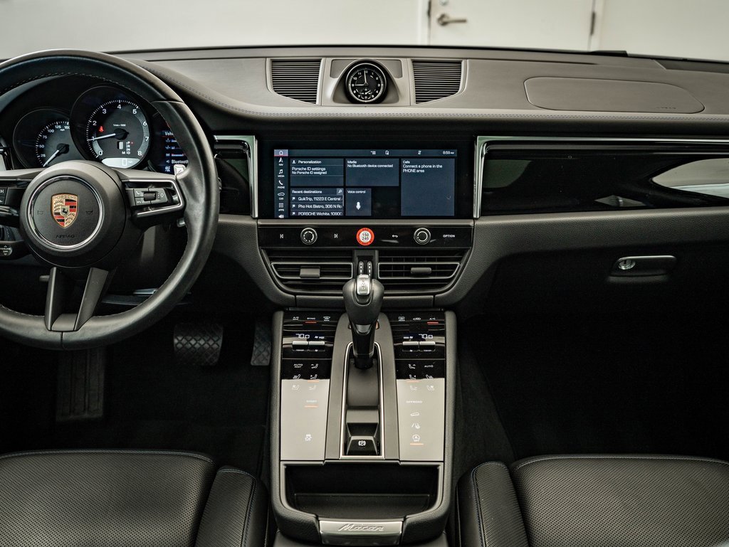 Certified 2024 Porsche Macan image 6