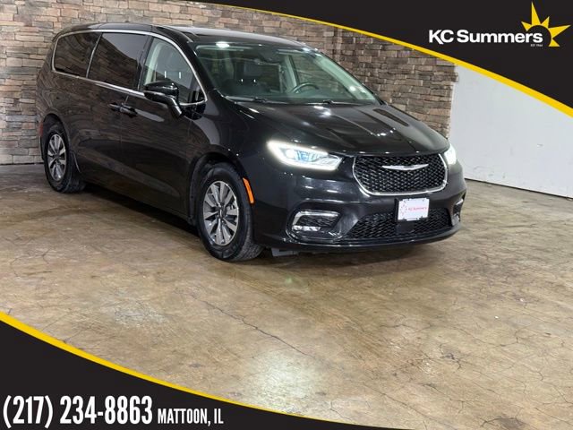 Used 2022 Chrysler Pacifica Touring-L w/ Uconnect Theater Family Group FWD image 1