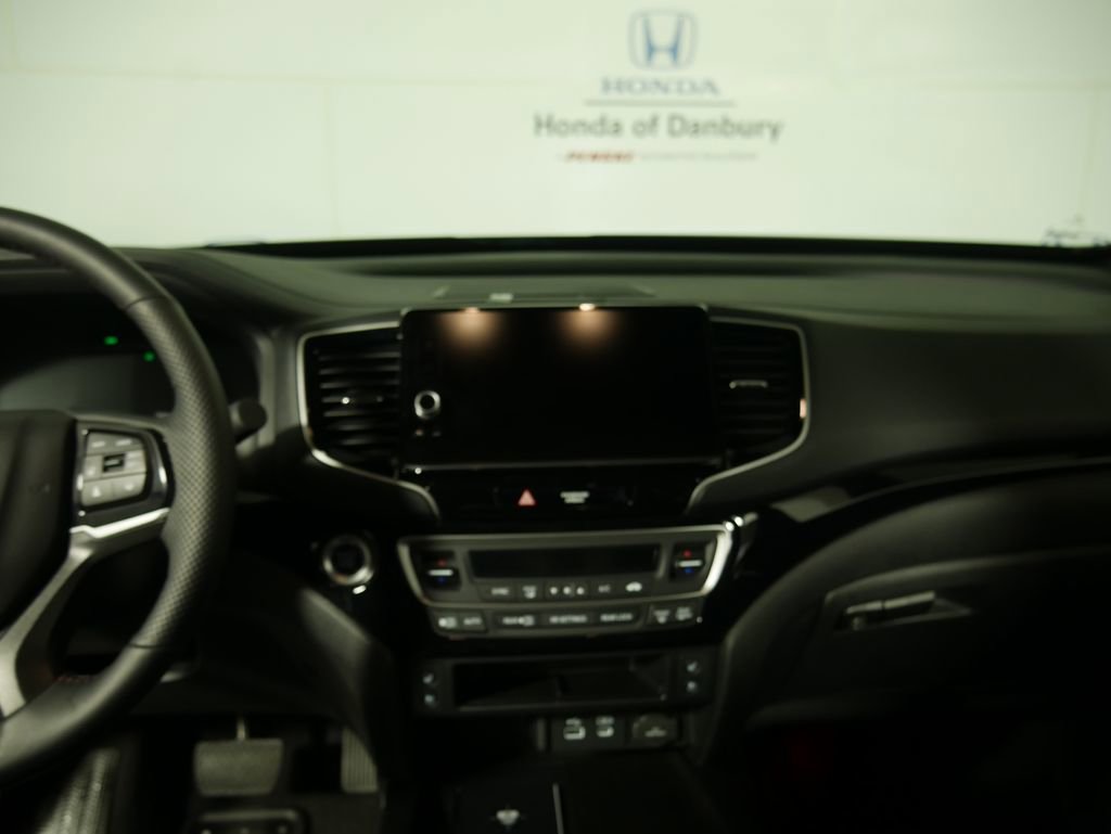 Certified 2025 Honda Ridgeline Black Edition image 14