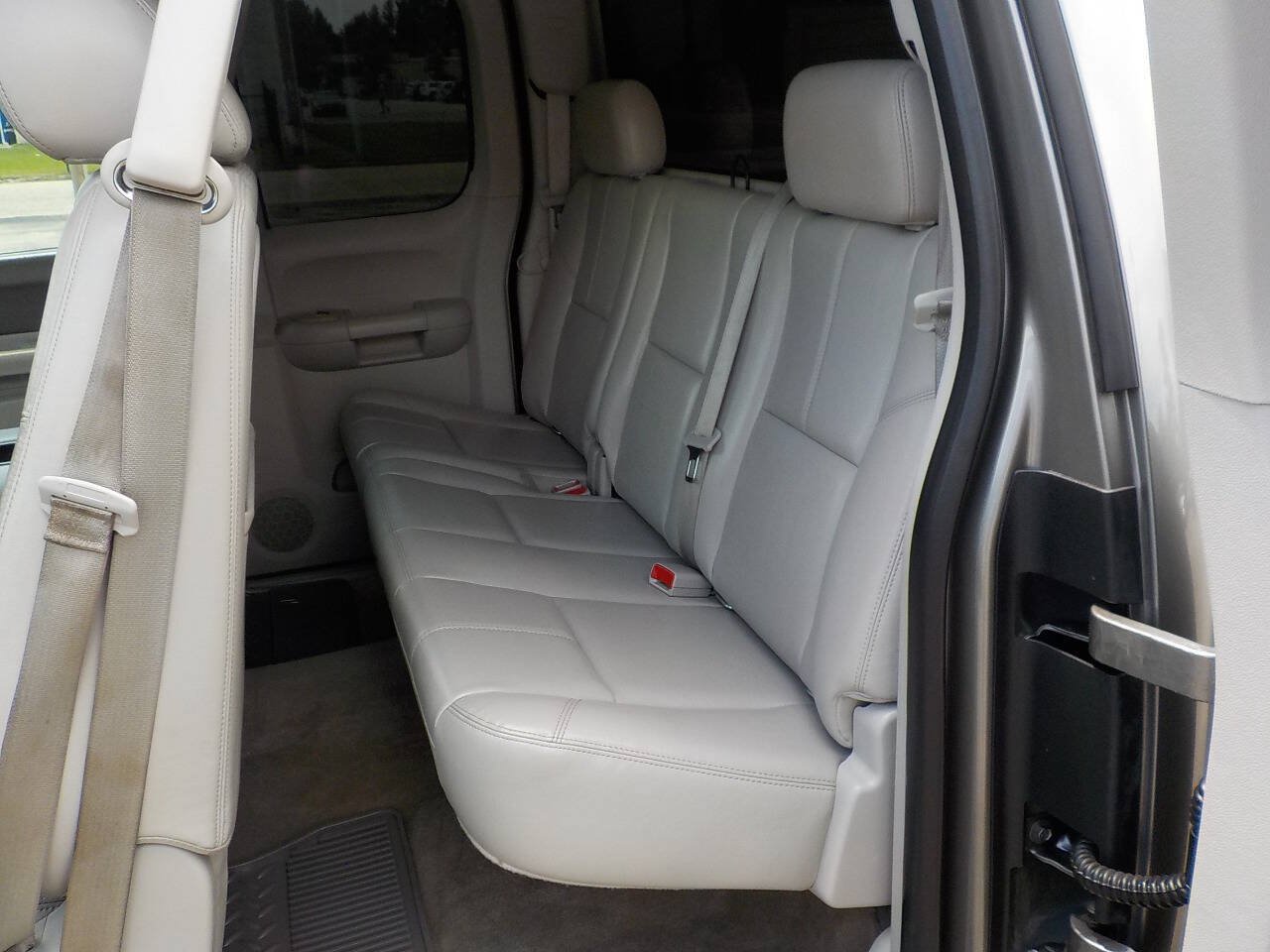 Used 2013 Chevrolet Silverado 2500 LT w/ Custom Sport Truck Package RWD image 17