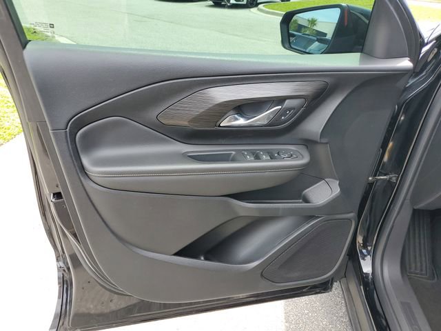 Used 2022 GMC Terrain SLE w/ Driver Convenience Package image 16