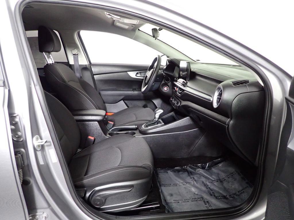 Used 2023 Kia Forte LXS w/ LXS Technology Package FWD image 35