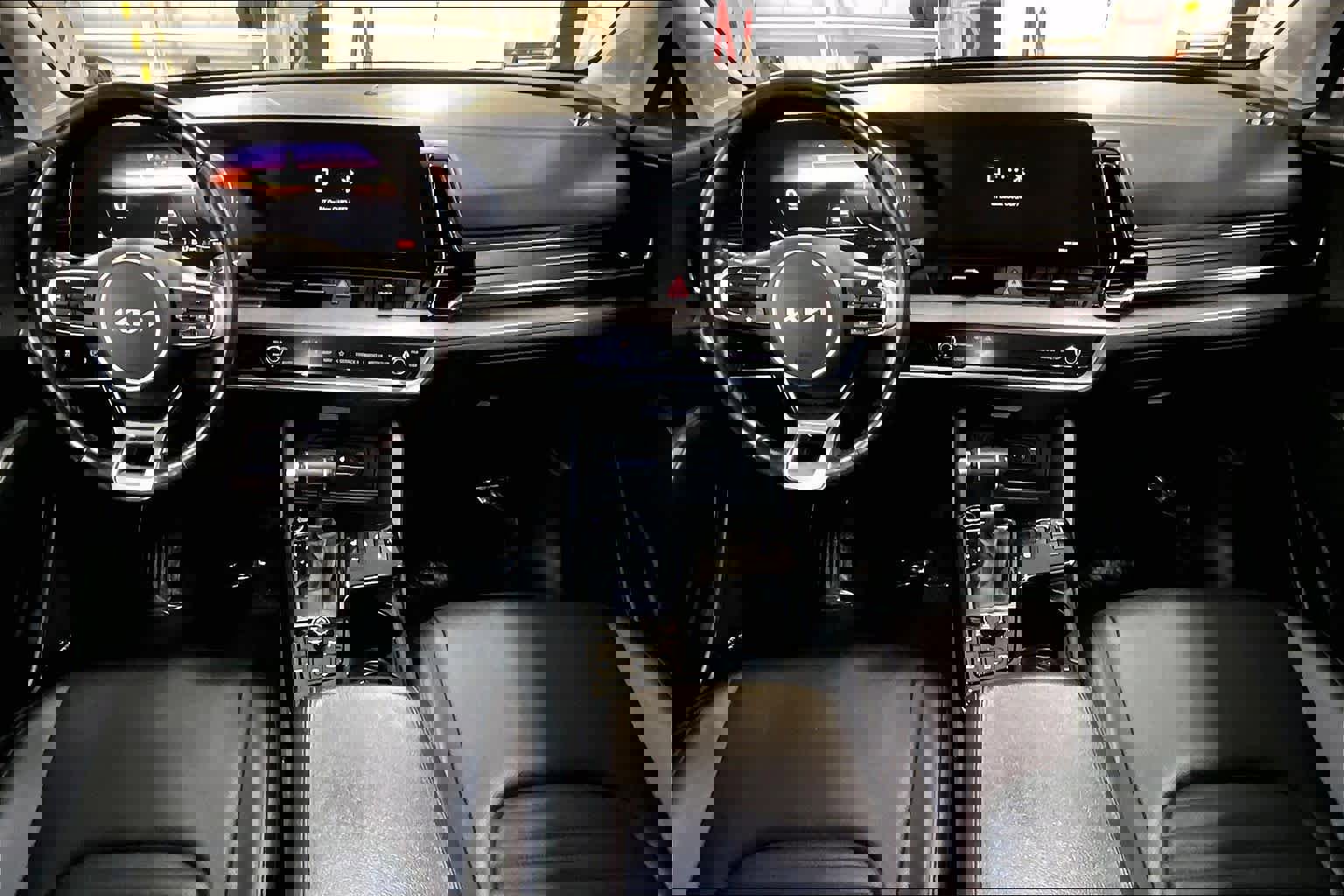 Used 2023 Kia Sportage SX image 16