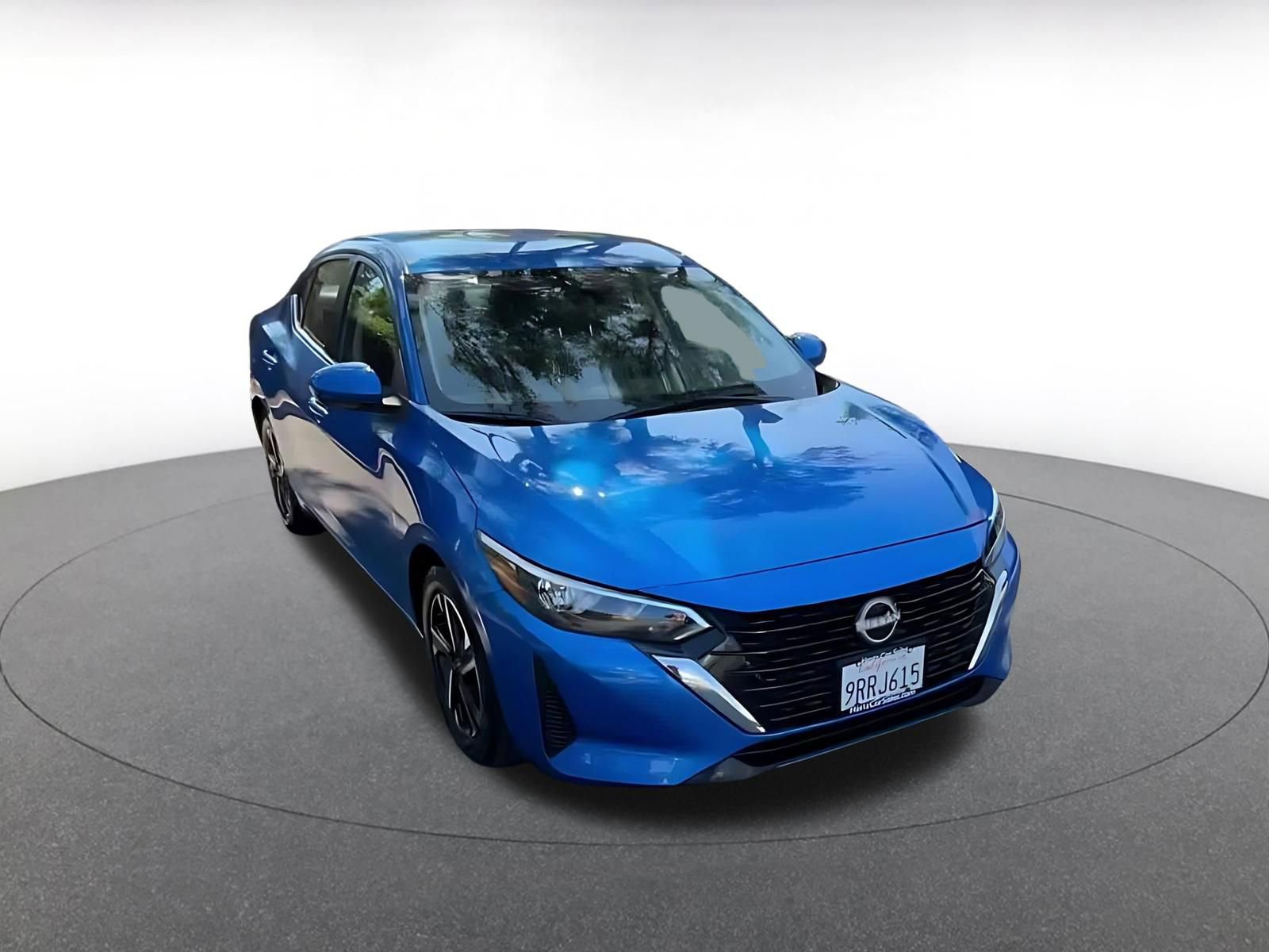 Used 2025 Nissan Sentra SV FWD image 3