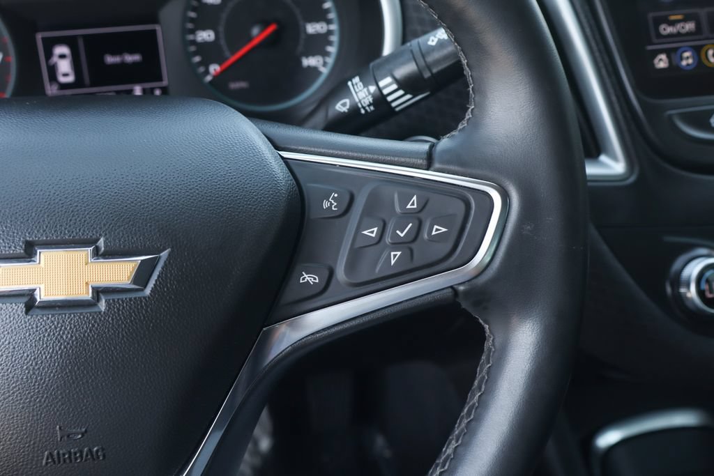 Used 2025 Chevrolet Malibu LT w/ Midnight Edition FWD image 26
