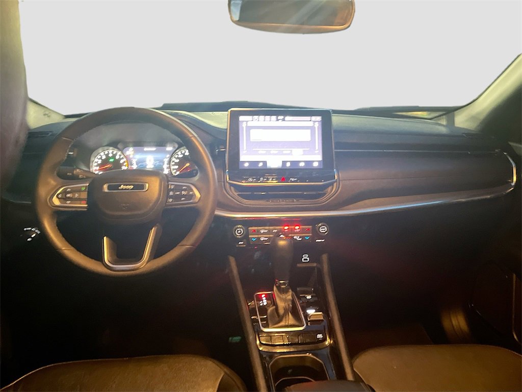 Used 2023 Jeep Compass Limited image 21