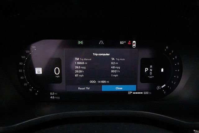 Certified 2025 Volvo XC60 B5 Core image 14