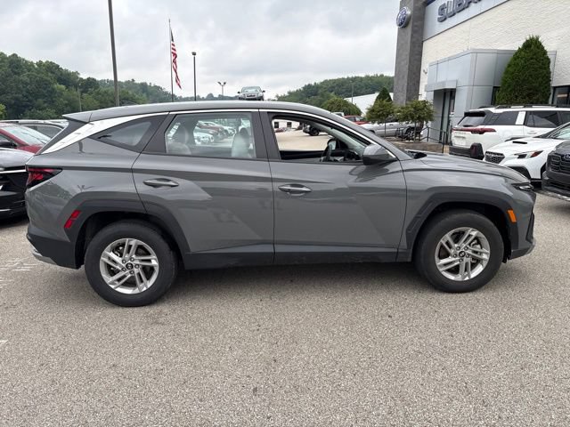 Used 2025 Hyundai Tucson SE AWD/4WD image 6