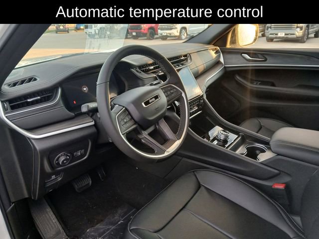 New 2025 Jeep Grand Cherokee Limited image 10