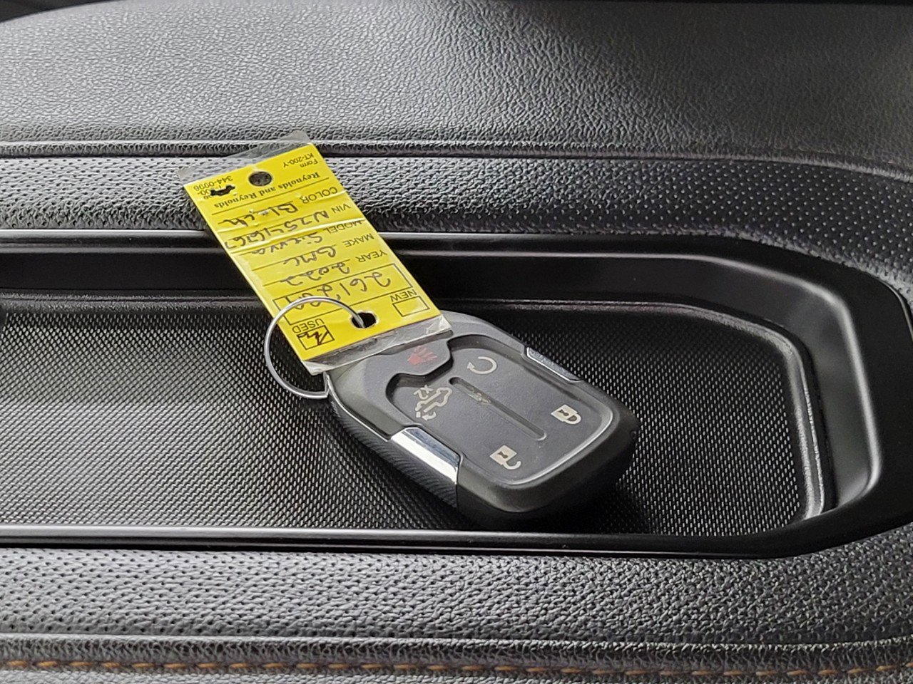 Used 2022 GMC Sierra 1500 AT4 w/ Driver Alert Package II image 27