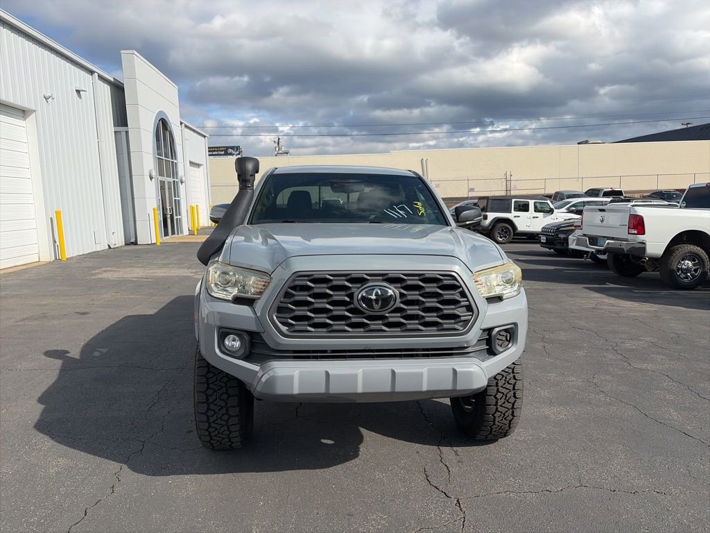 Used 2021 Toyota Tacoma TRD Off-Road image 2