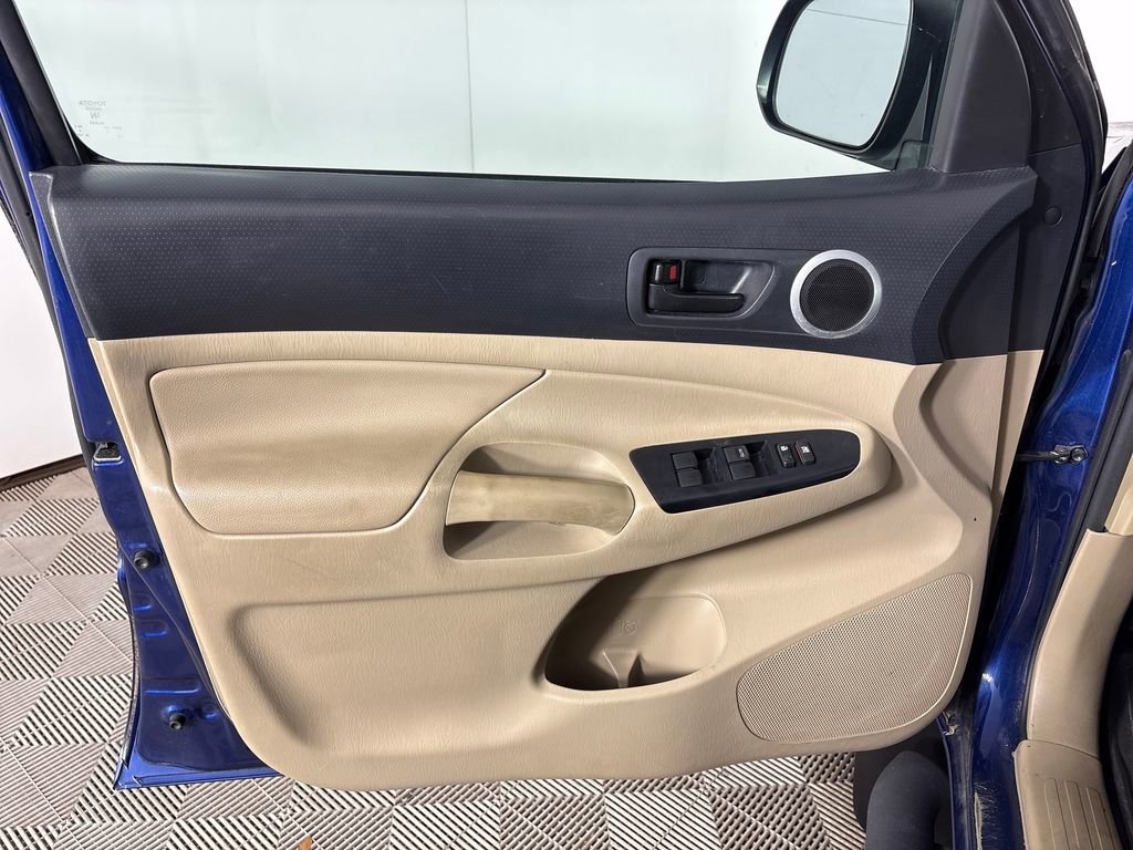 Used 2015 Toyota Tacoma PreRunner w/ SR5 Package image 23