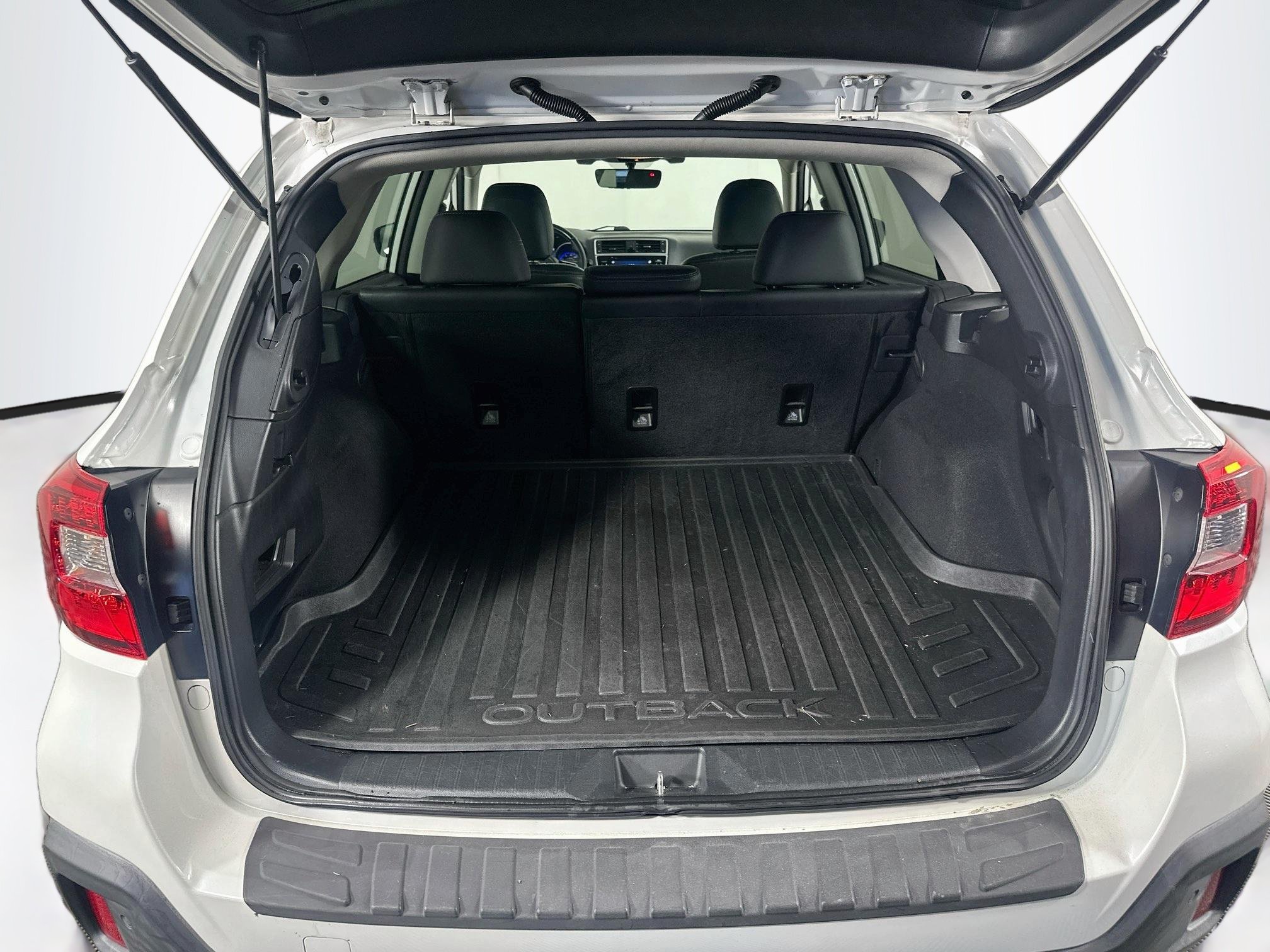 Used 2019 Subaru Outback 2.5i Limited AWD/4WD image 28