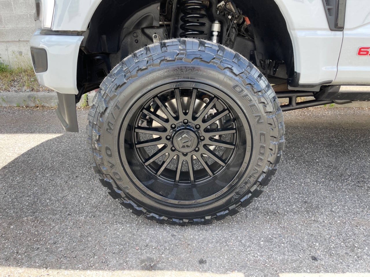 Used 2026 Ford F350 Platinum AWD/4WD image 16
