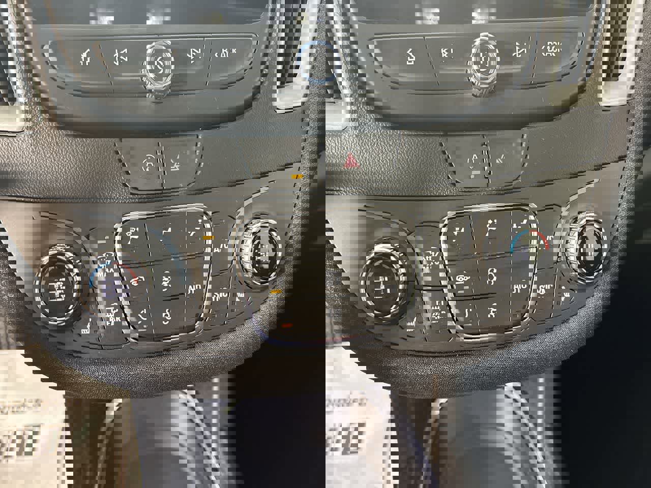 Used 2024 Chevrolet Malibu LT image 18