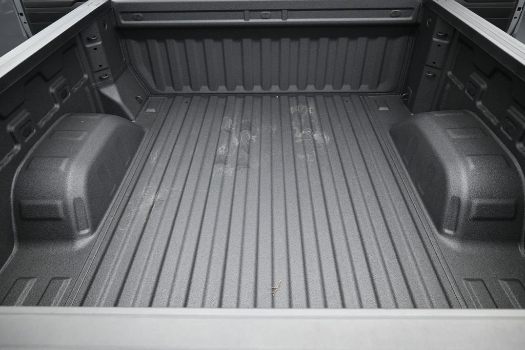 Certified 2025 Chevrolet Silverado 1500 LTZ AWD/4WD image 11