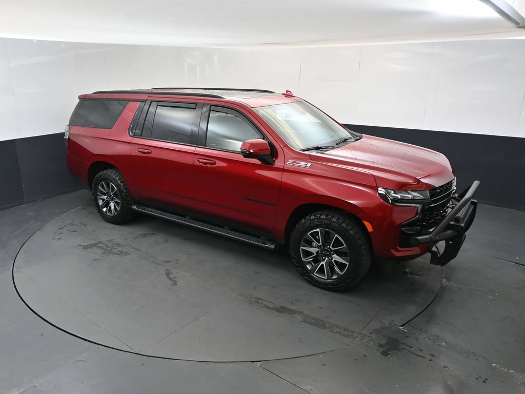 Used 2024 Chevrolet Suburban Z71 w/ Luxury Package AWD/4WD image 33