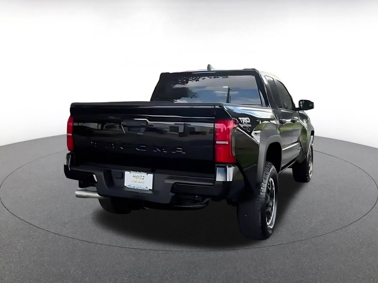Used 2024 Toyota Tacoma TRD Off-Road AWD/4WD image 12