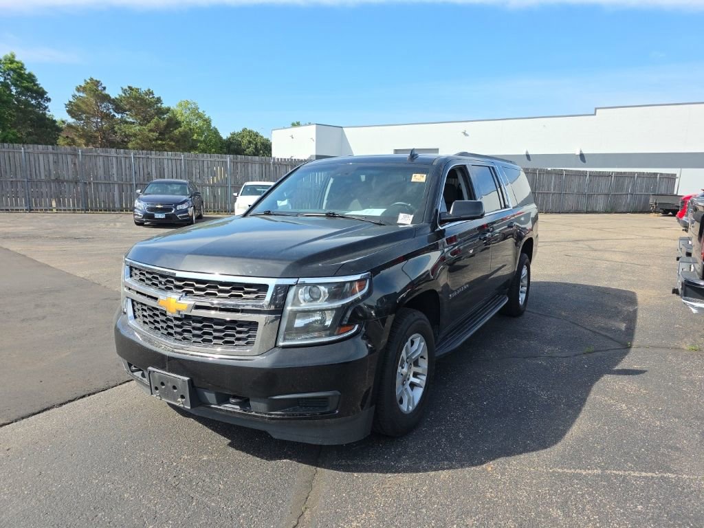 Used 2019 Chevrolet Suburban LS w/ Enhanced Driver Alert Package AWD/4WD image 4