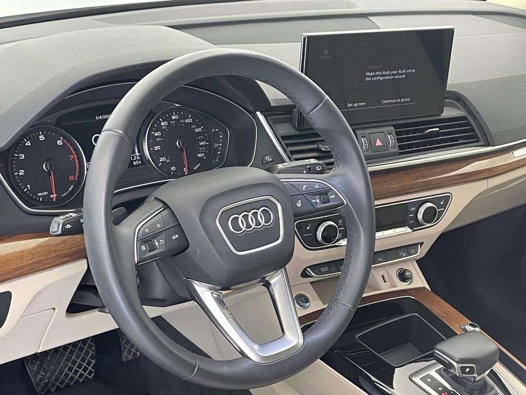 Certified 2023 Audi Q5 2.0T Premium w/ Convenience Package AWD/4WD image 4