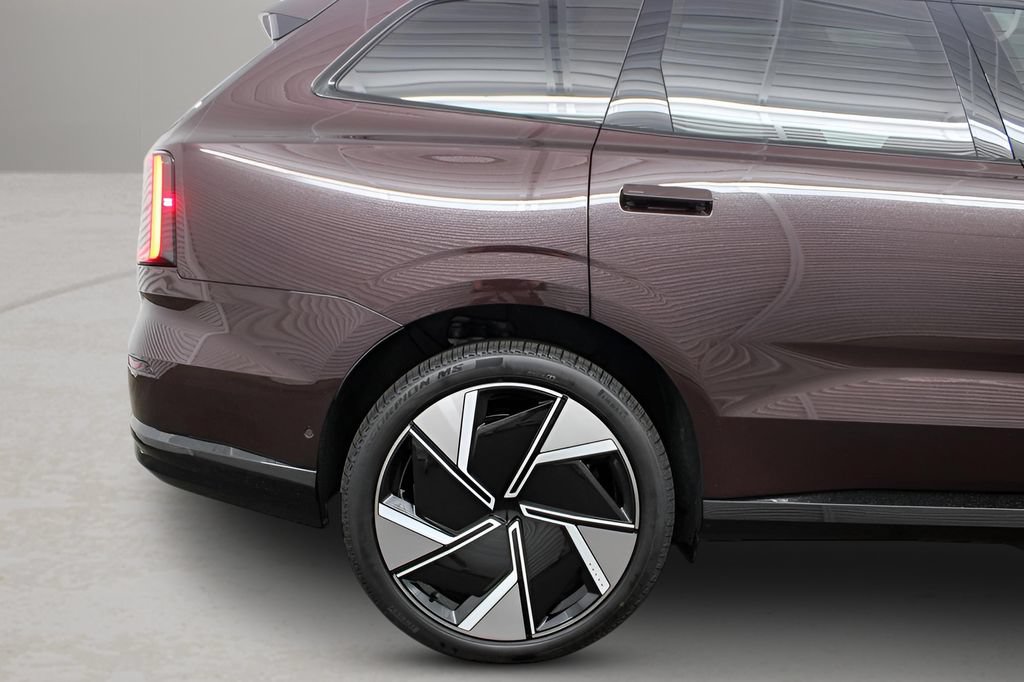 New 2025 Volvo EX90 Ultra AWD/4WD image 17