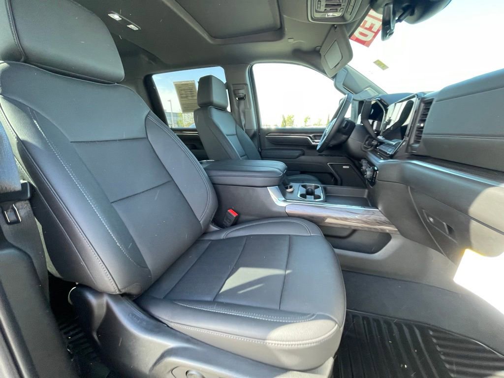 Used 2024 Chevrolet Silverado 2500 LTZ w/ LTZ Plus Package image 28