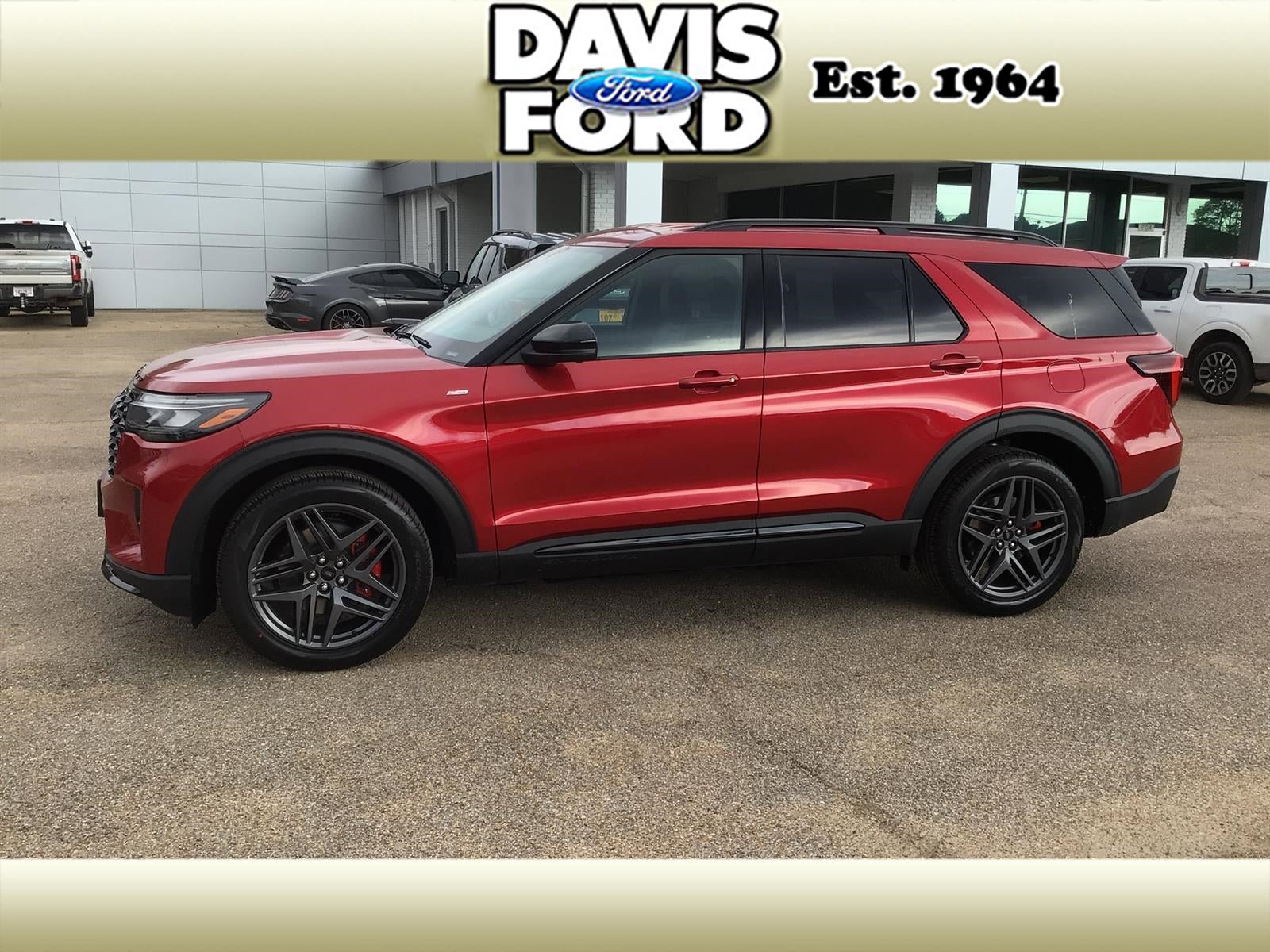 New 2026 Ford Explorer ST-Line w/ ST-Line Street Pack image 4