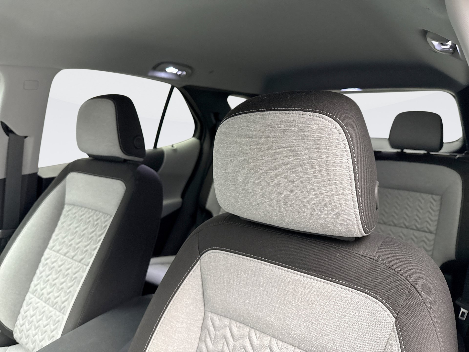 Used 2024 Chevrolet Equinox LT FWD image 10