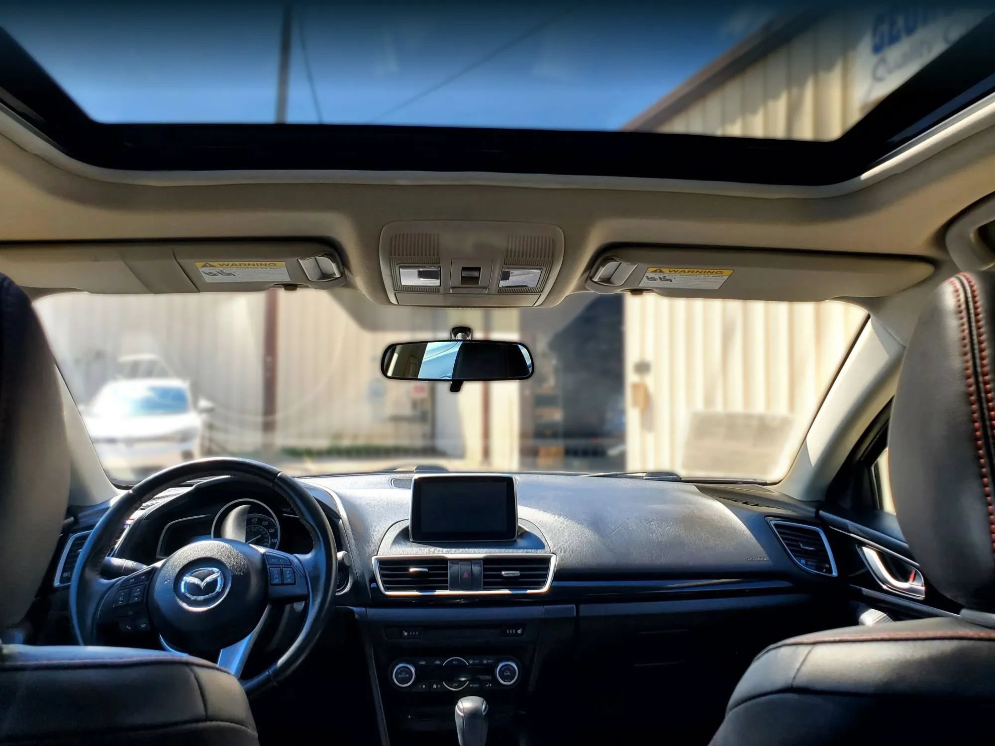 Used 2015 MAZDA MAZDA3 i Grand Touring FWD image 2