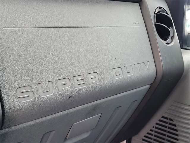 Used 2015 Ford F550 2WD Regular Cab Super Duty image 21