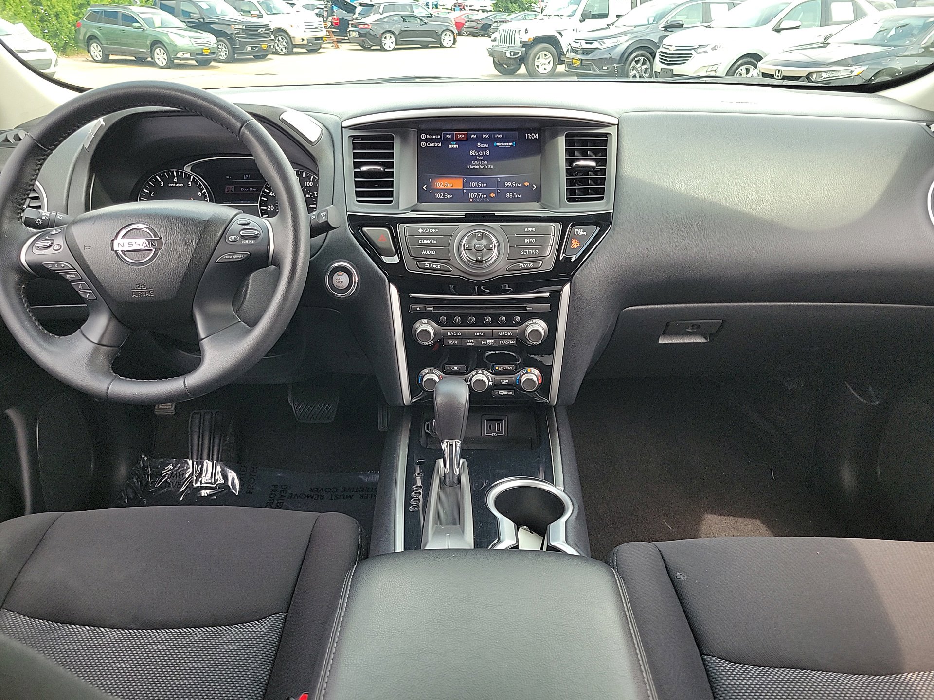 Used 2020 Nissan Pathfinder SV image 8