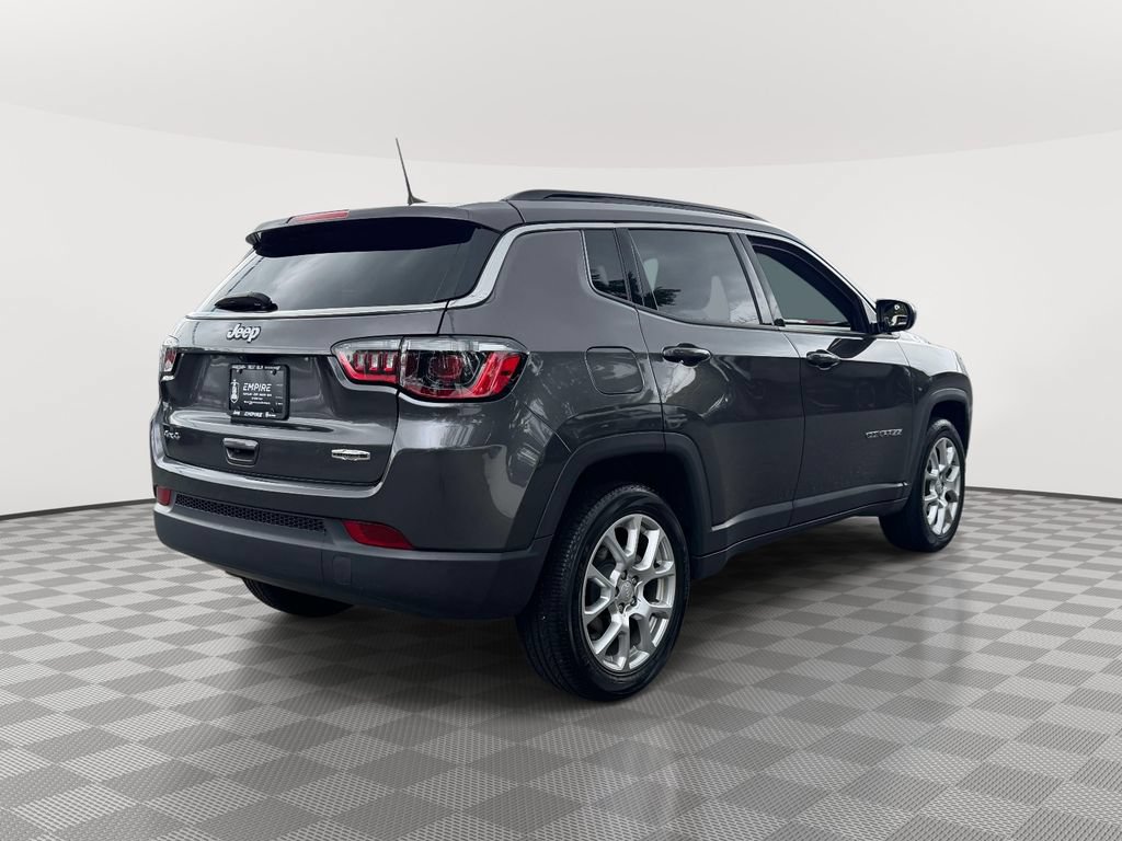 Used 2023 Jeep Compass Latitude AWD/4WD image 7
