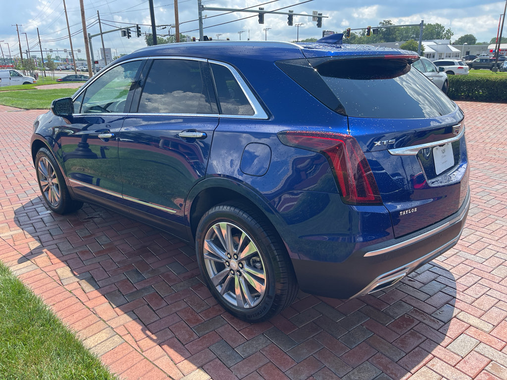 Used 2025 Cadillac XT5 Premium Luxury image 10