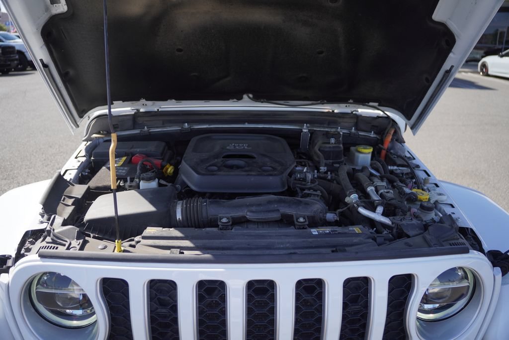 Used 2022 Jeep Wrangler Unlimited Sahara AWD/4WD image 7