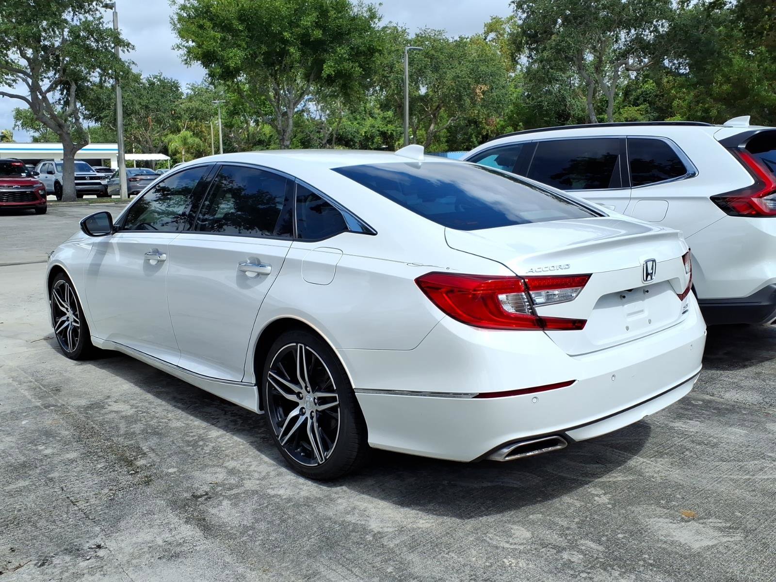 Used 2021 Honda Accord Touring image 4
