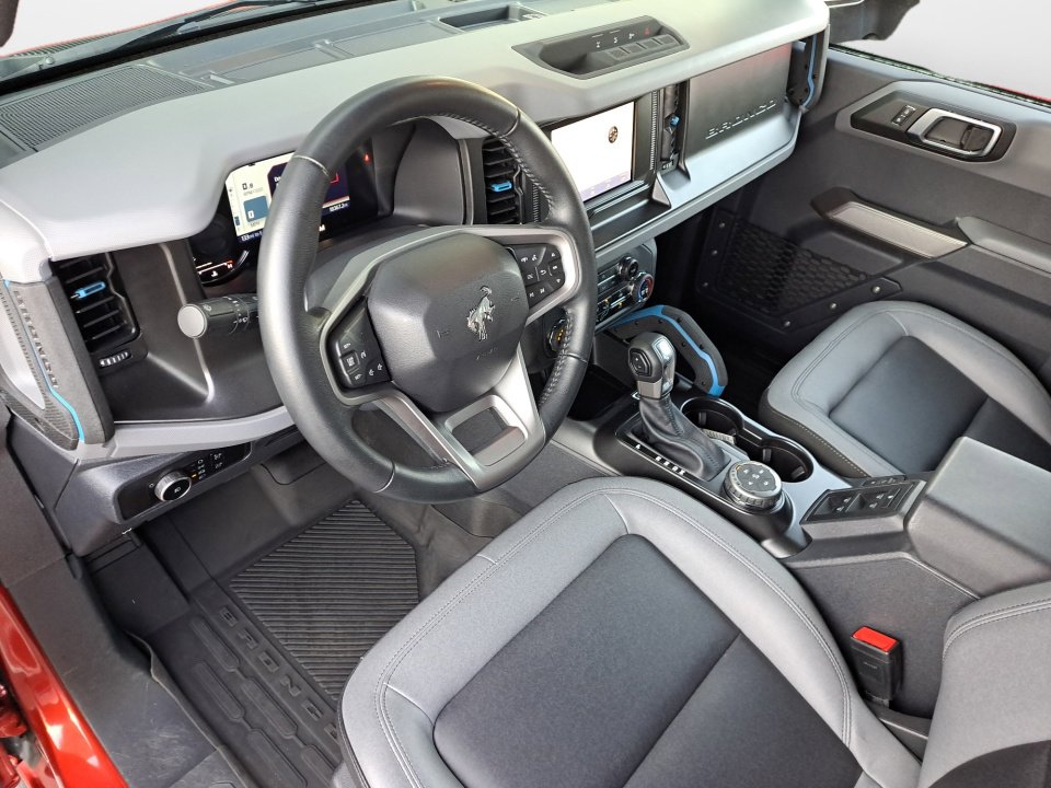 Used 2023 Ford Bronco Black Diamond image 10
