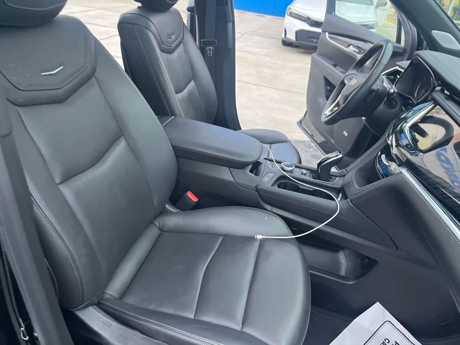 Used 2025 Cadillac XT6 Premium Luxury image 45