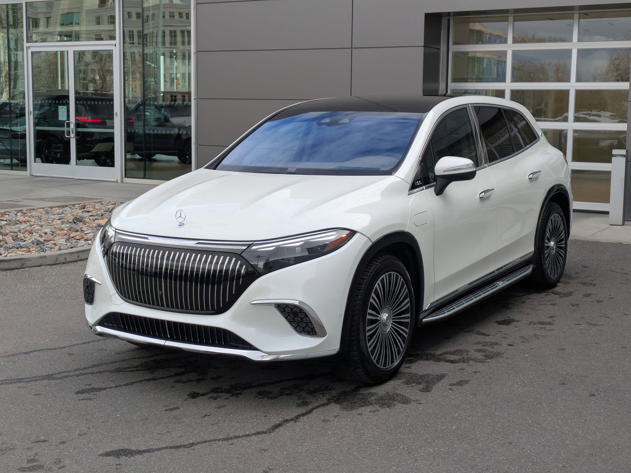 Used 2024 Mercedes-Benz Maybach EQS 680 4MATIC image 8