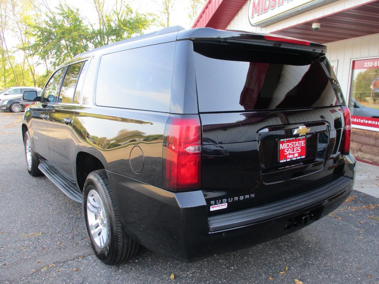 Used 2015 Chevrolet Suburban LT image 6
