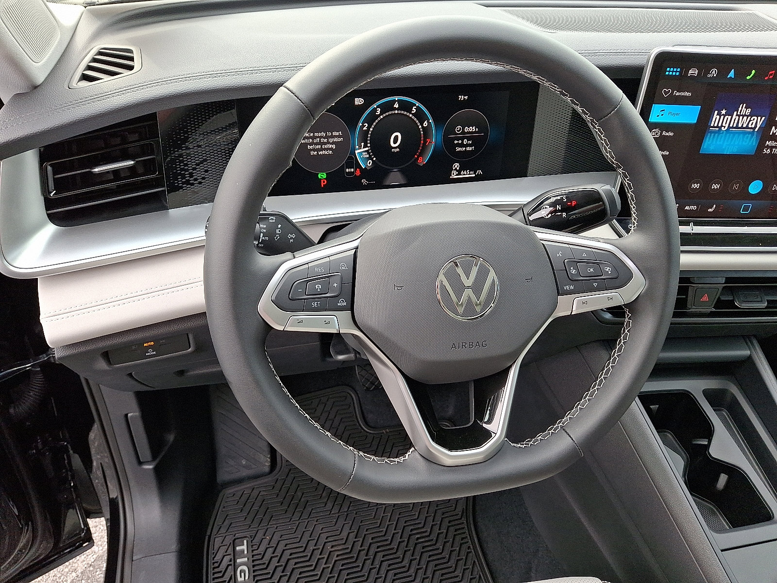 New 2025 Volkswagen Tiguan SE image 9