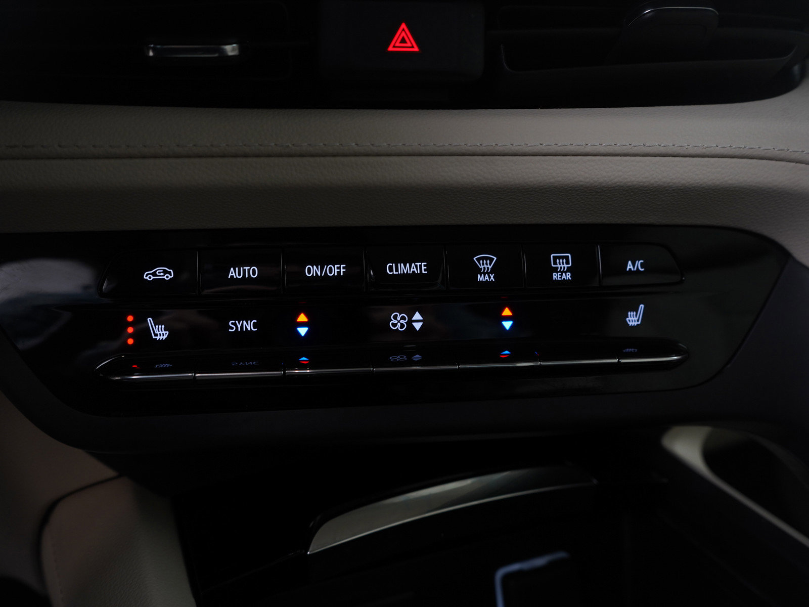 Used 2023 Buick Envision Essence image 23