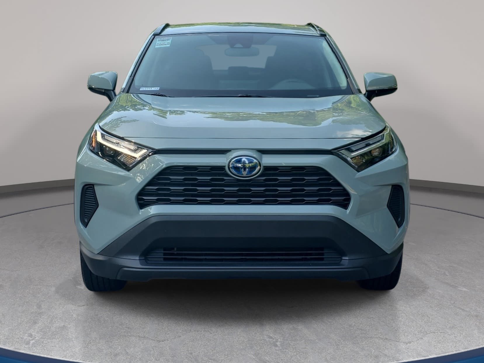 Used 2023 Toyota RAV4 XLE AWD/4WD image 2