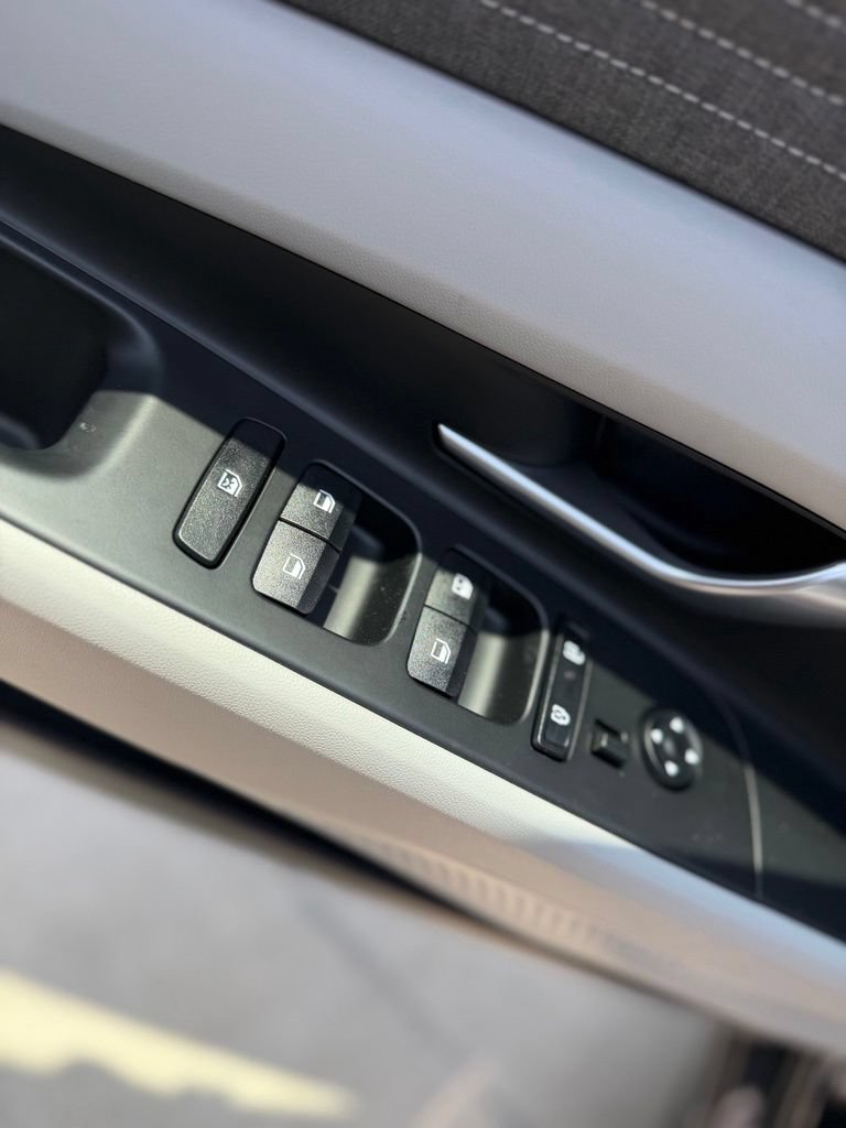 New 2026 Hyundai Elantra Limited FWD image 15