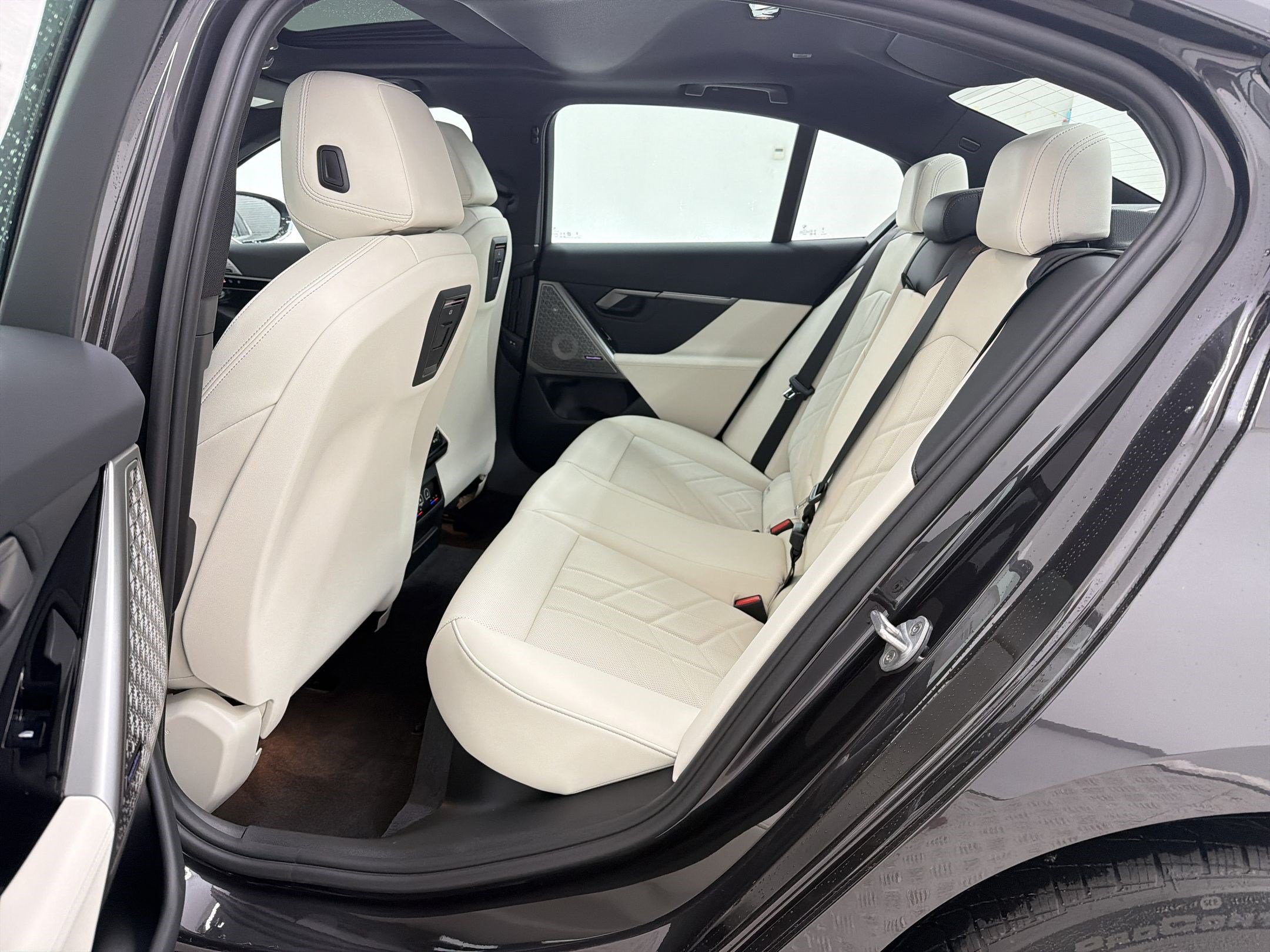 New 2026 BMW 530i w/ Premium Package RWD image 13