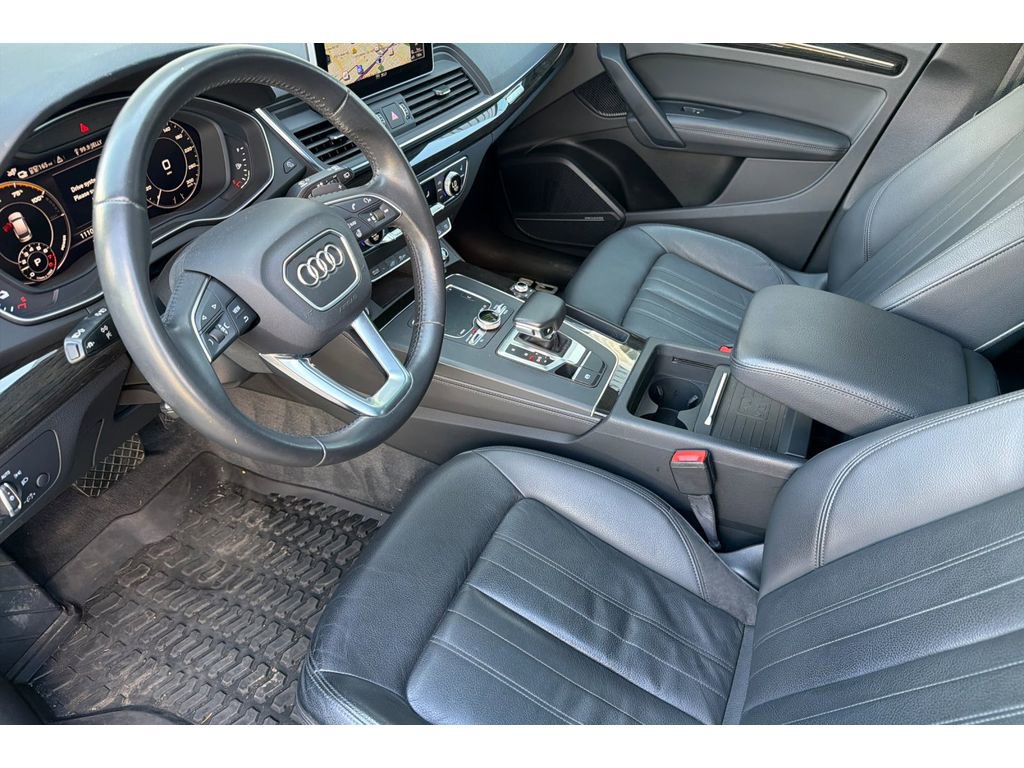 Used 2020 Audi Q5 e Premium Plus w/ Premium Plus Package image 12