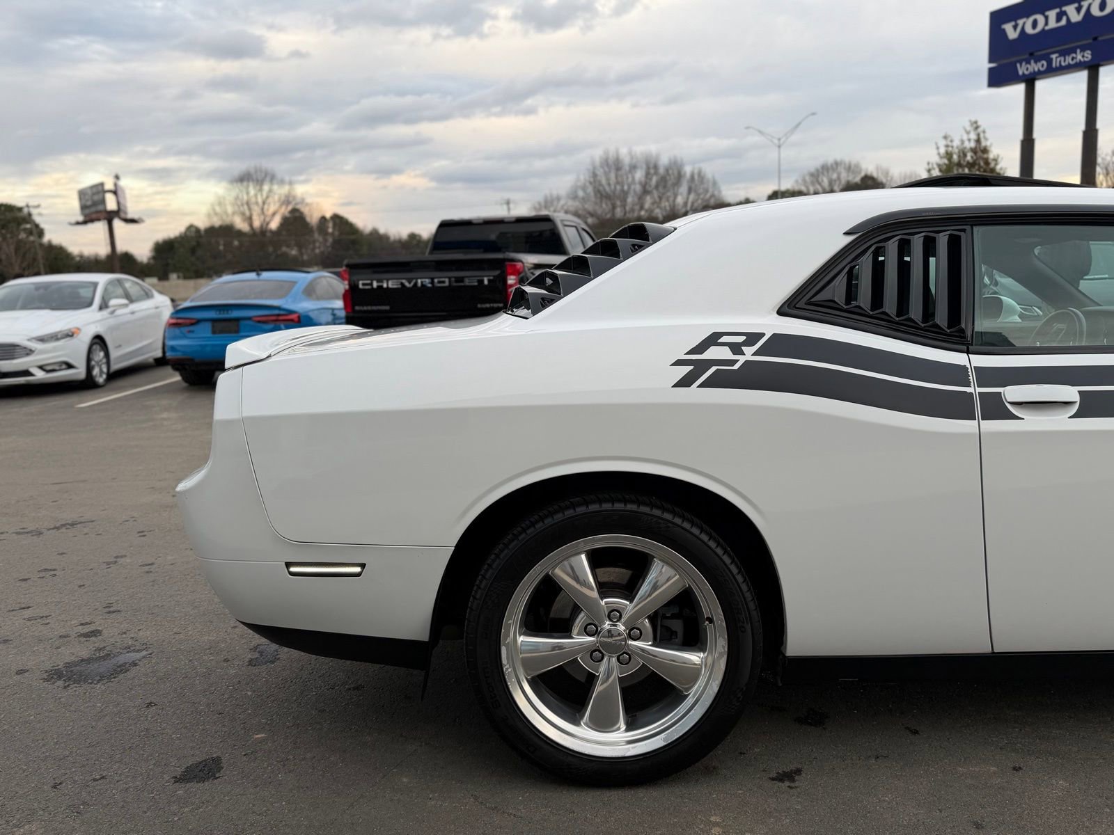Used 2011 Dodge Challenger R/T RWD image 17