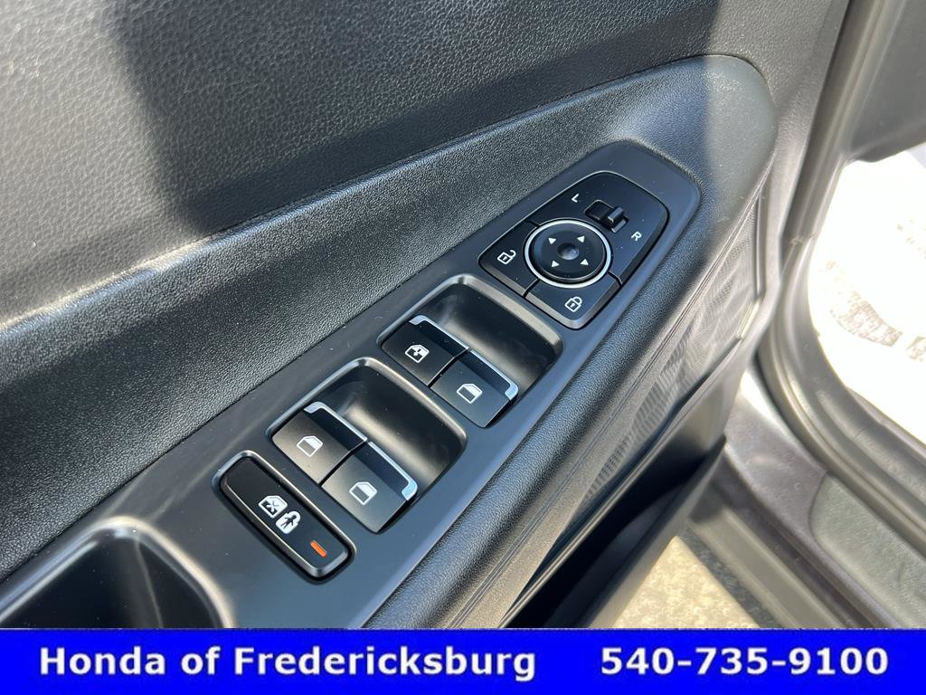 Used 2023 Hyundai Santa Fe SE image 16